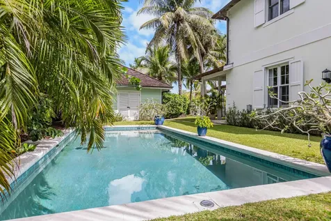 Turtle Cove Old Fort Bay New Providence Paradise Island BS