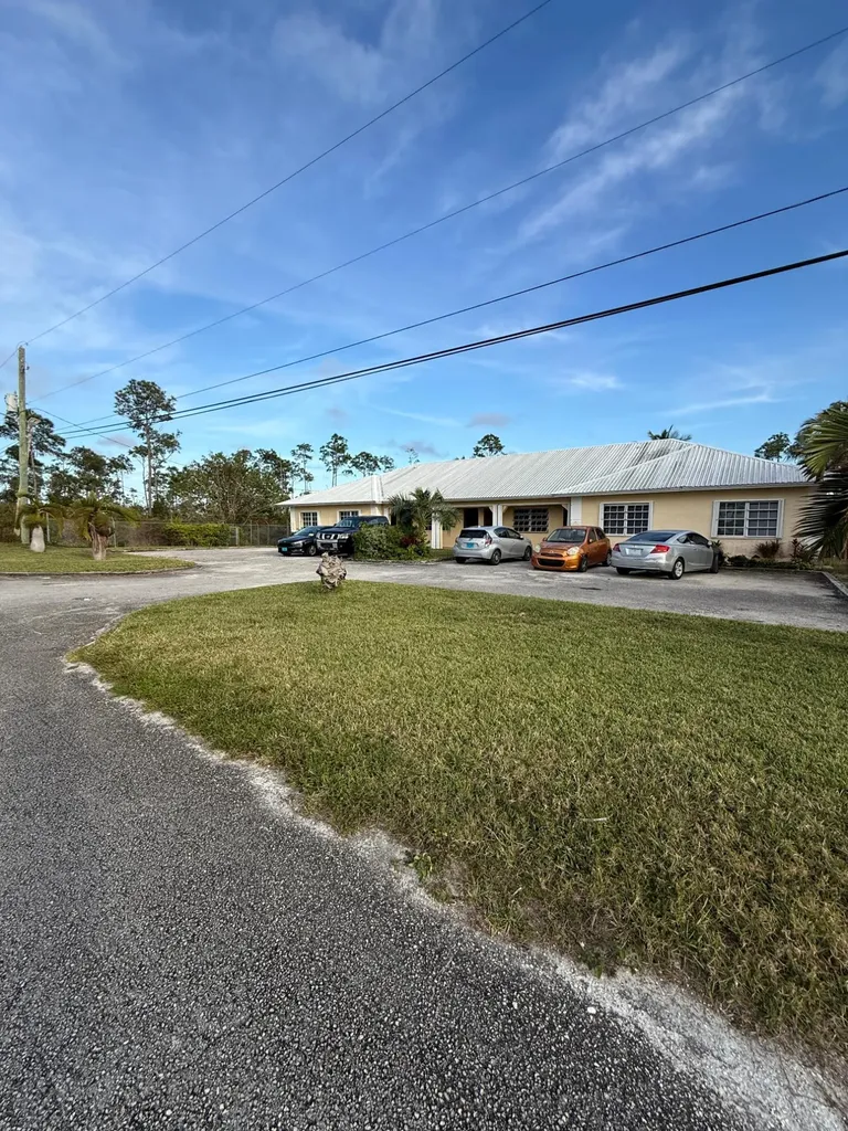 Chippinghill Drive 32 Grand Bahama Freeport BS