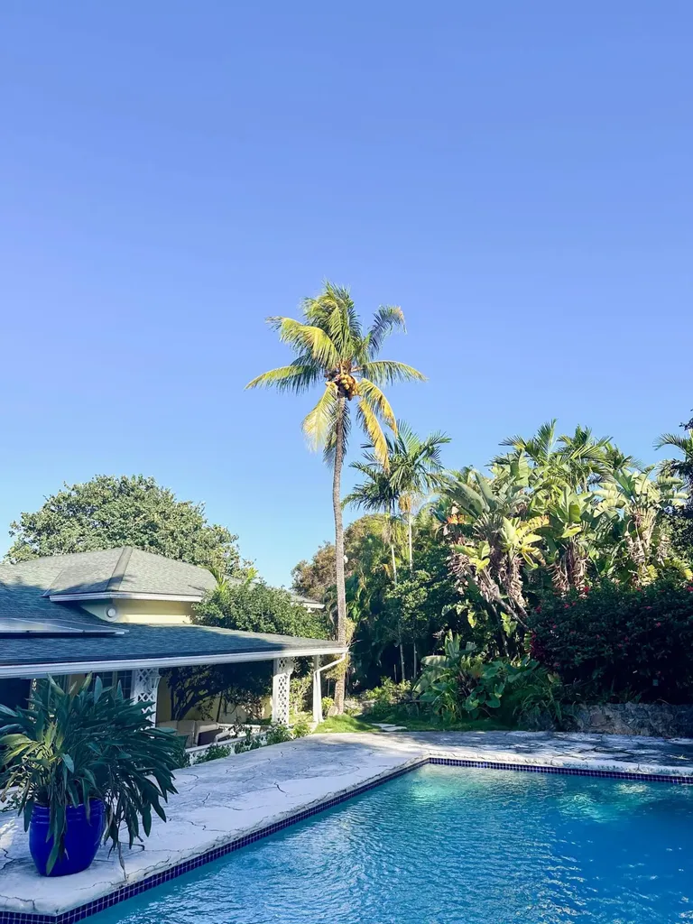 Poinciana Drive 10 New Providence Paradise Island BS