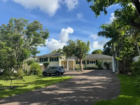 Poinciana Drive 10 New Providence Paradise Island BS