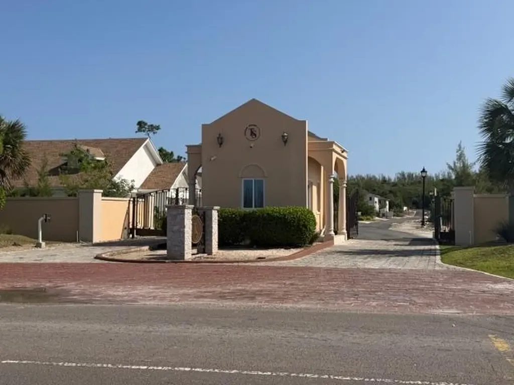 Tuscan Shores, Off South New Providence Paradise Island BS