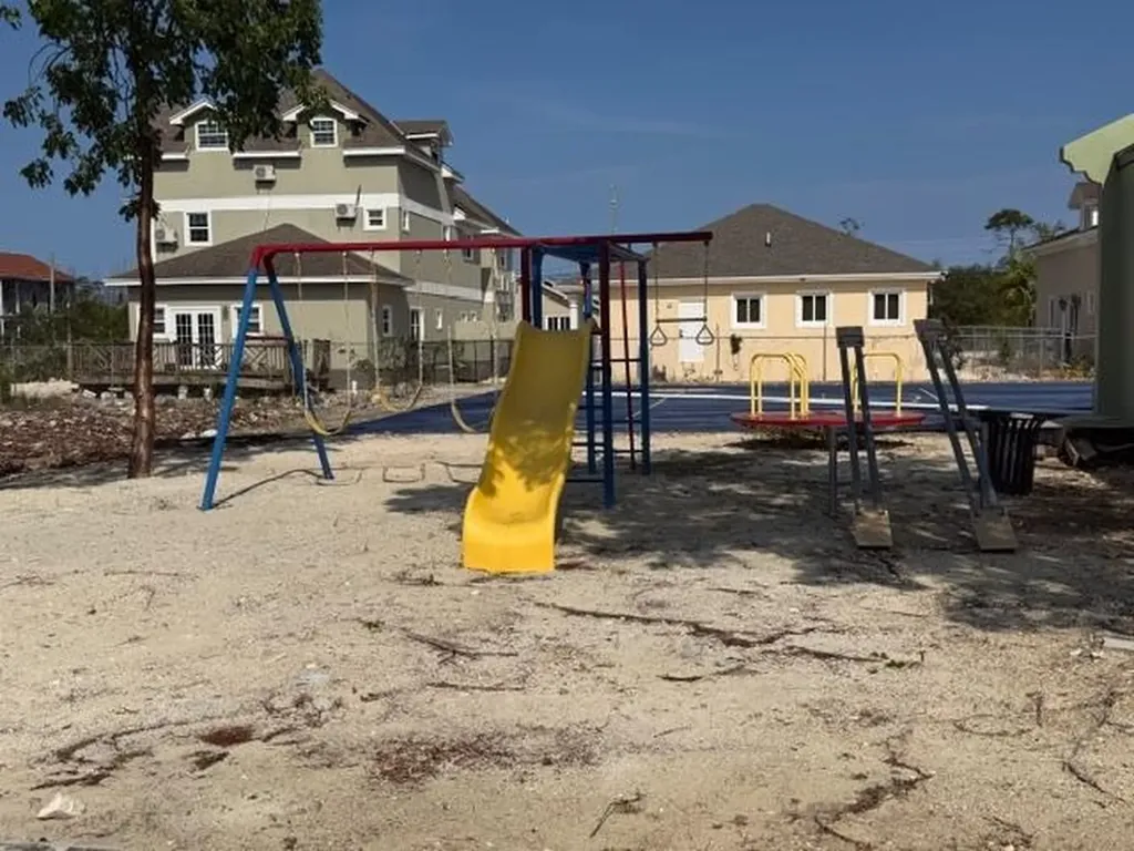 Tuscan Shores, Off South New Providence Paradise Island BS