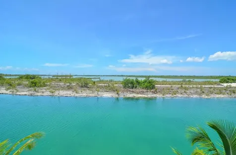 Venice Bay Boulevard New Providence Paradise Island BS