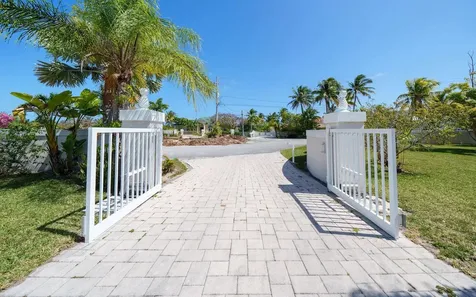 Jacaranda Estate Grand Bahama Freeport BS
