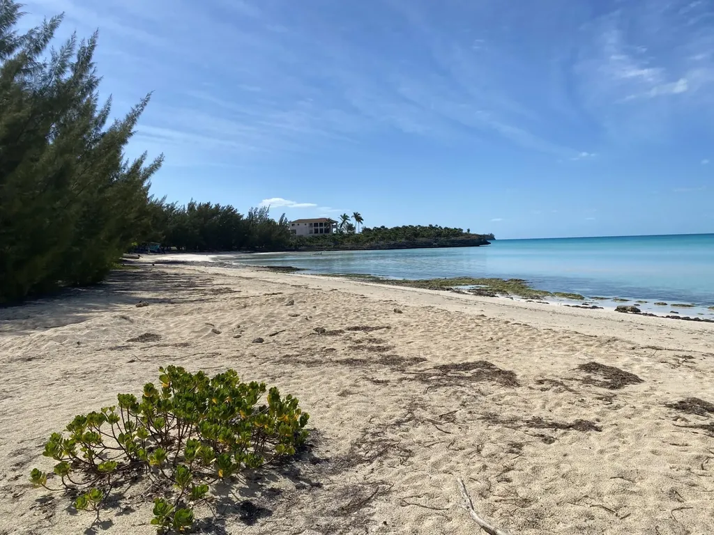 Elevated Gregory Town Lot Eleuthera BS