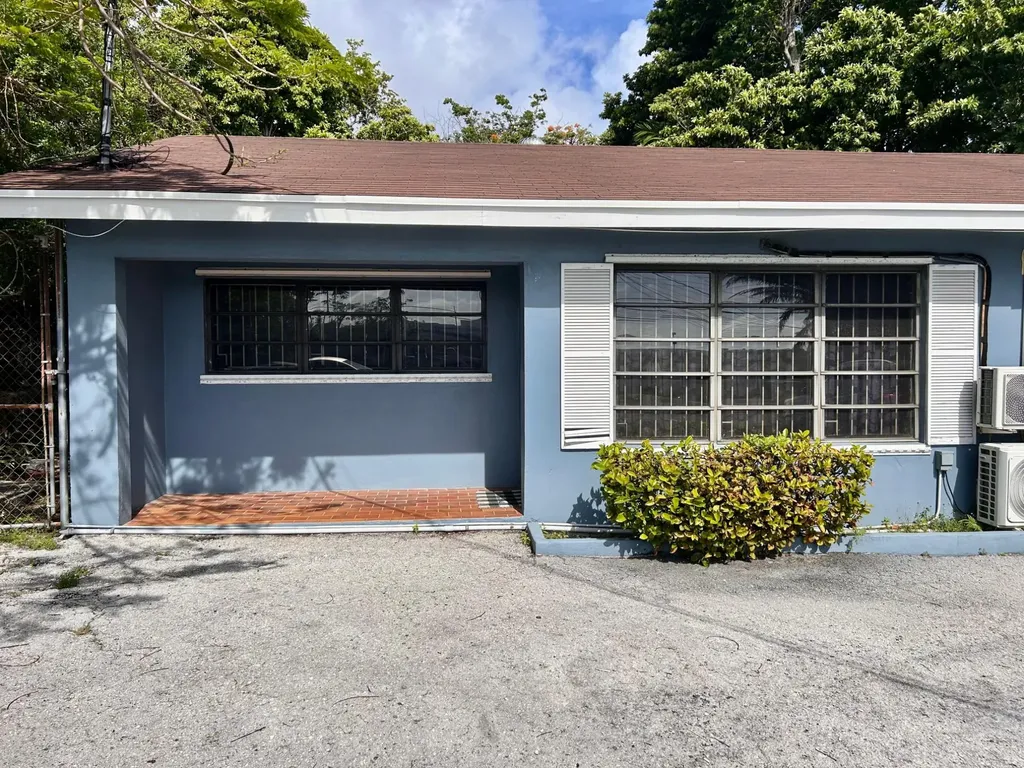 Moseley Lane New Providence Paradise Island BS