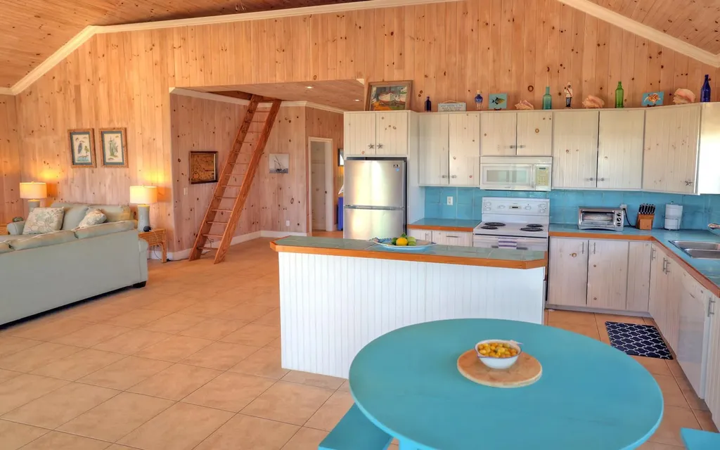 Rhumball, Lot 390 Abaco BS