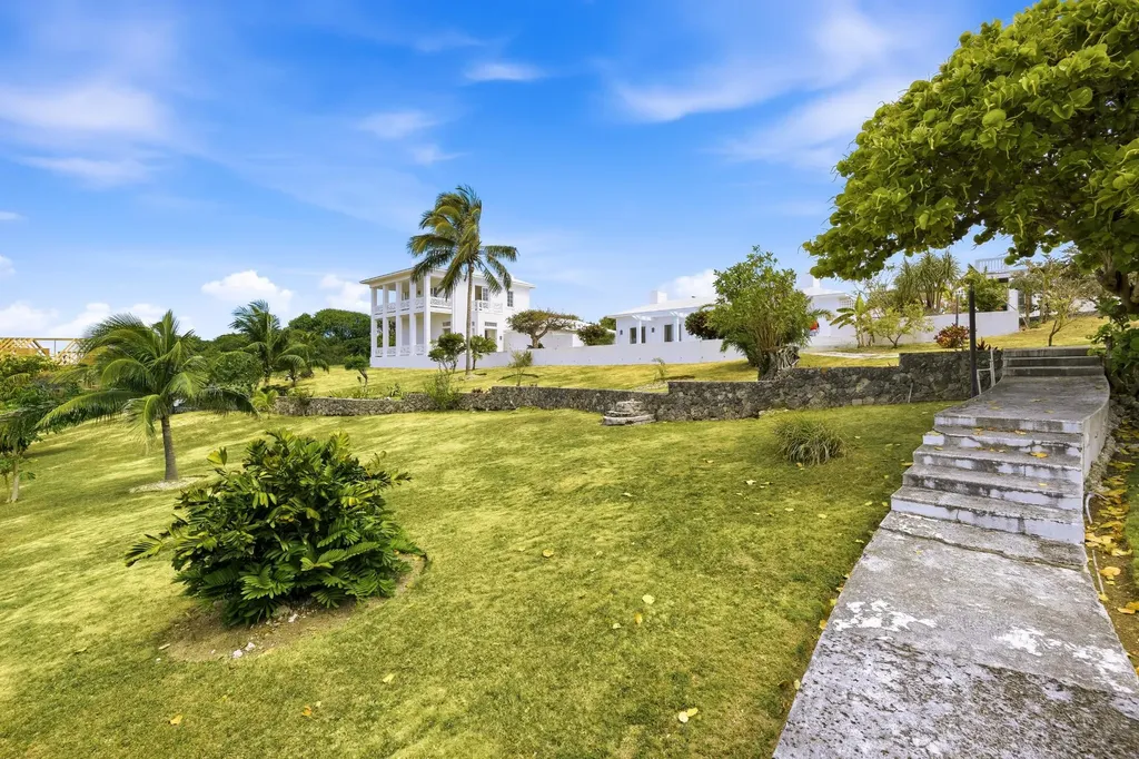 Coconut Grove Estate Abaco BS