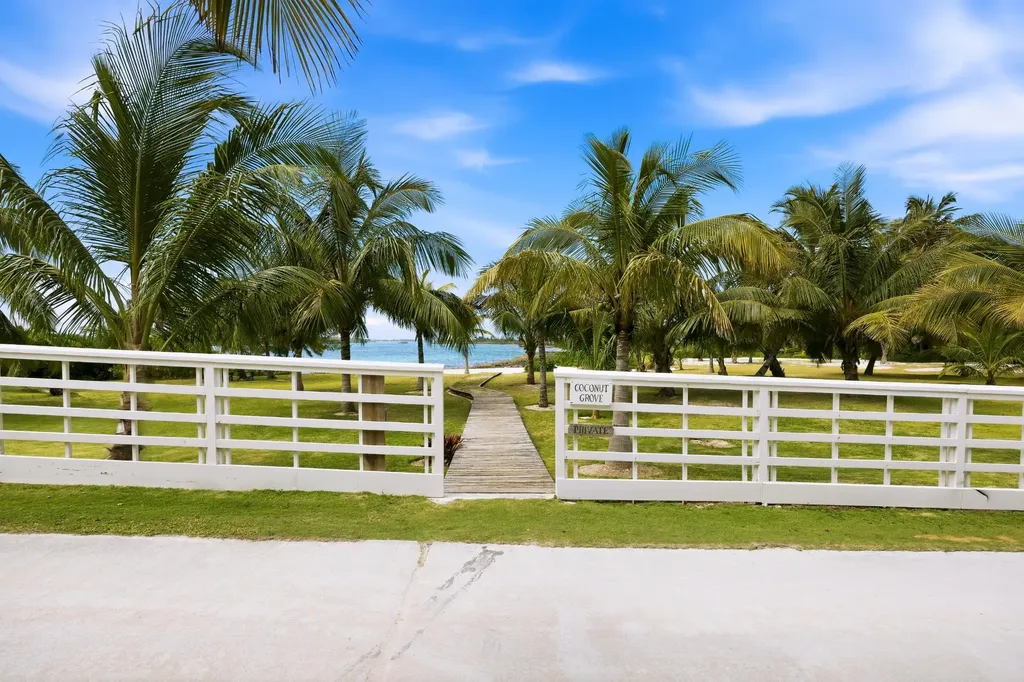 Coconut Grove Estate Abaco BS