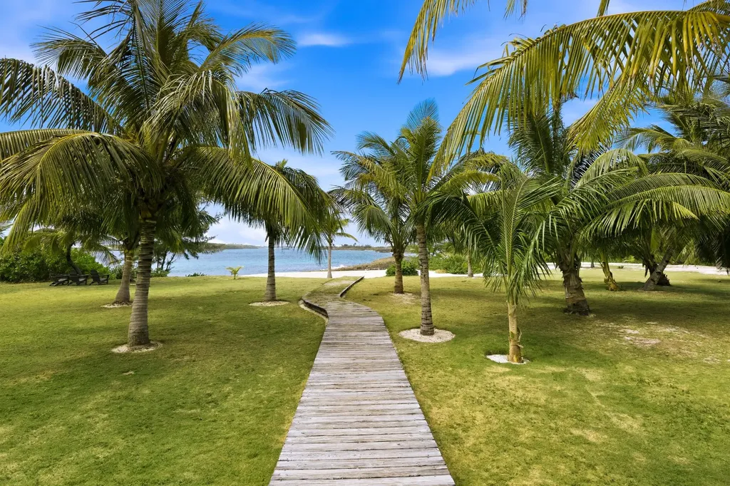 Coconut Grove Estate Abaco BS
