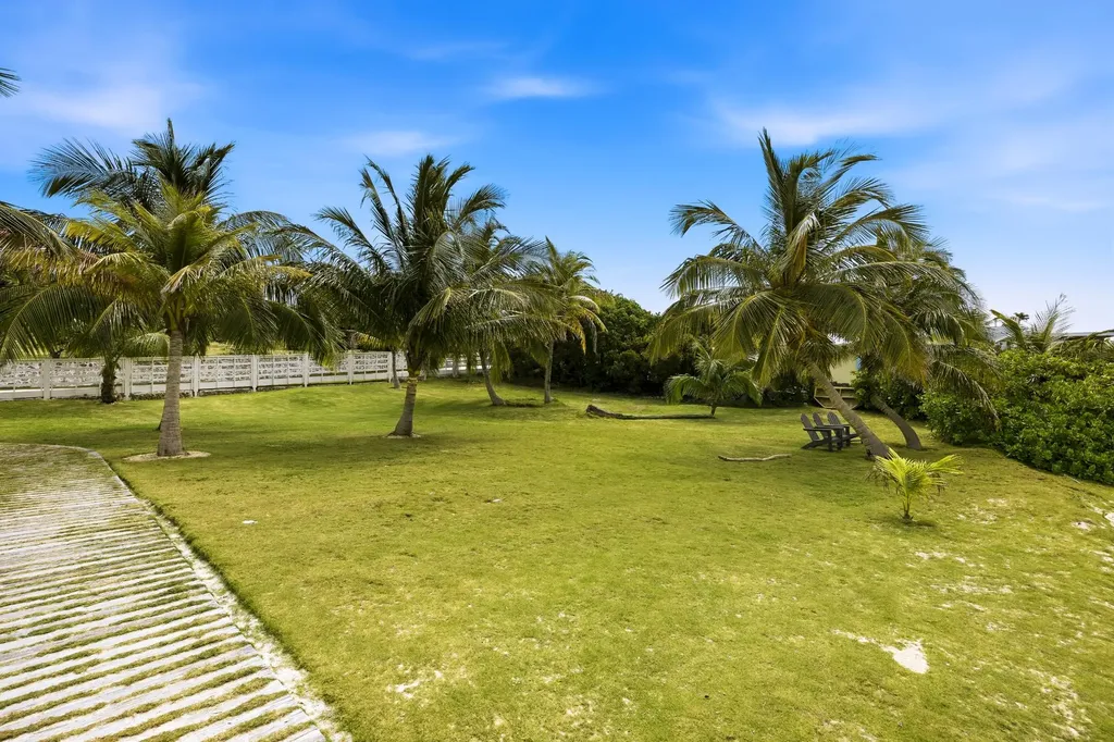 Coconut Grove Estate Abaco BS