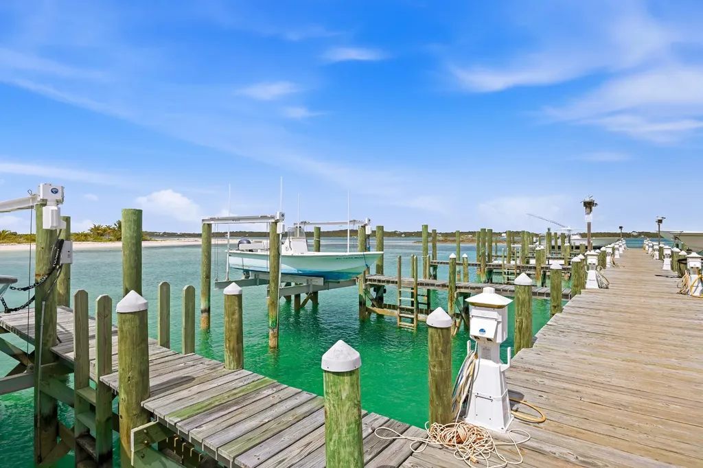 Coconut Grove Estate Abaco BS