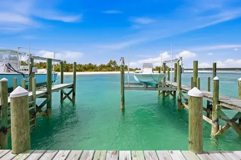 Coconut Grove Estate Abaco BS