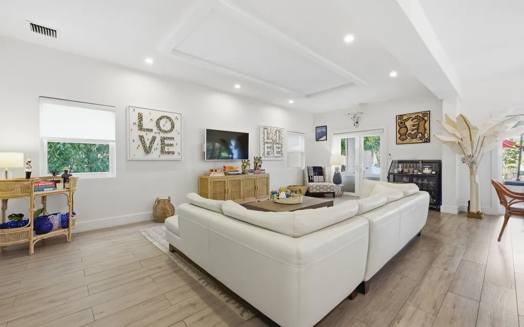 15 Ponciana Cay New Providence Paradise Island BS