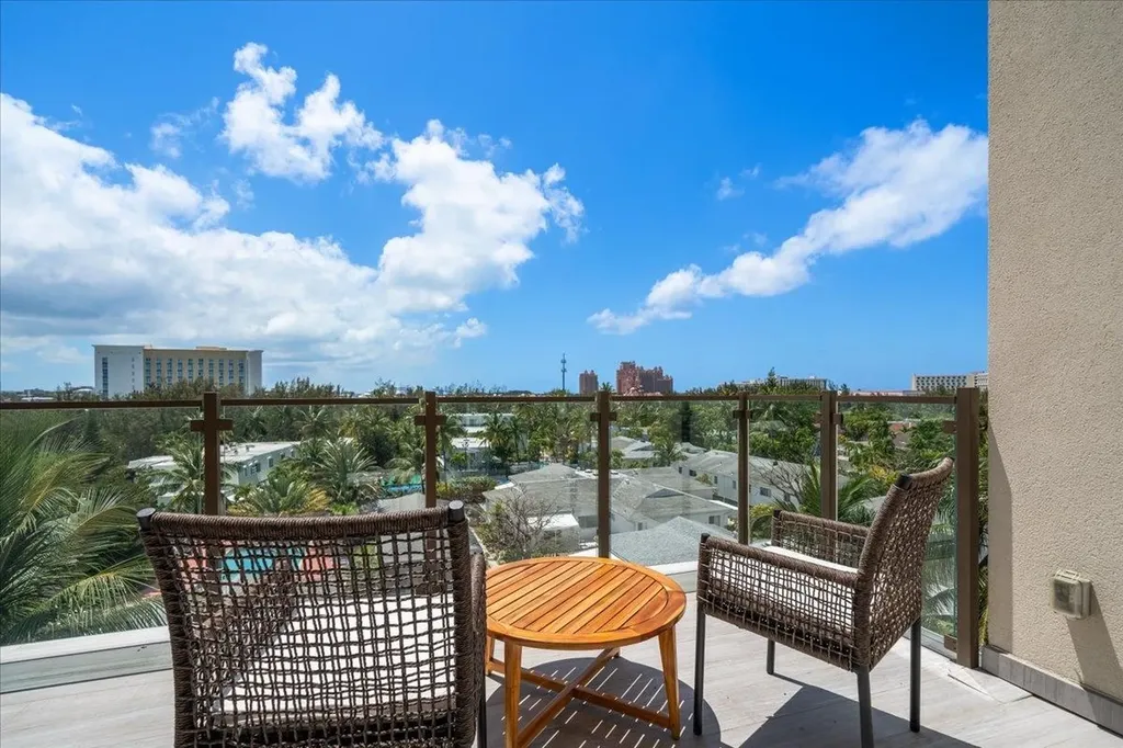 Penthouse #9 Thirty Six New Providence Paradise Island BS