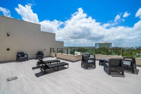 Penthouse #9 Thirty Six New Providence Paradise Island BS