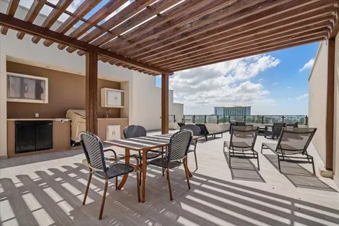Penthouse #9 Thirty Six New Providence Paradise Island BS
