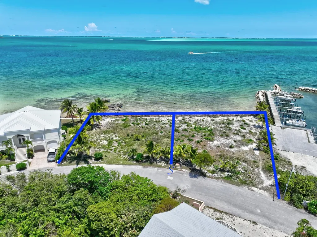 Sunrise Bayfront Lot 18 Abaco BS