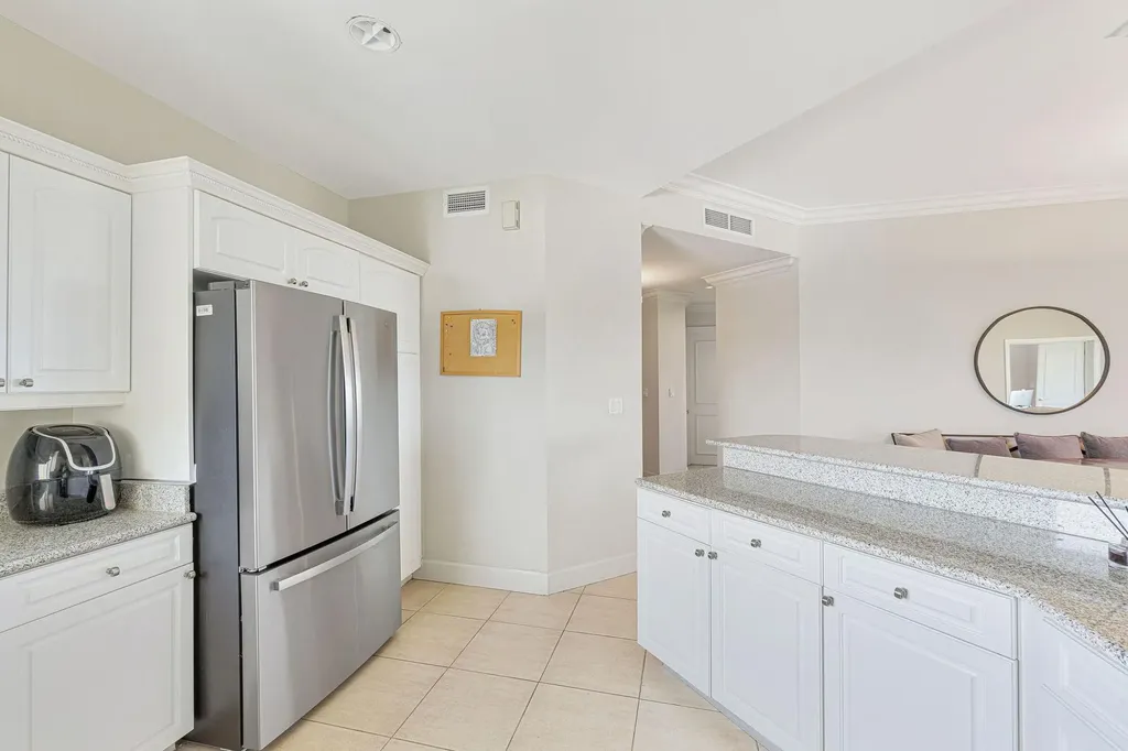 Bay Tower, Bayroc New Providence Paradise Island BS