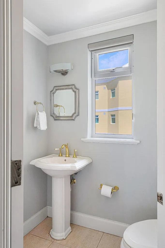 Bay Tower, Bayroc New Providence Paradise Island BS