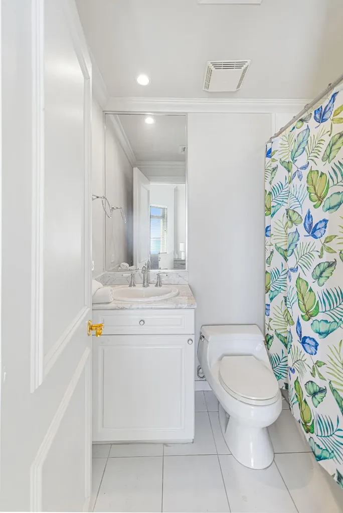 Bay Tower, Bayroc New Providence Paradise Island BS