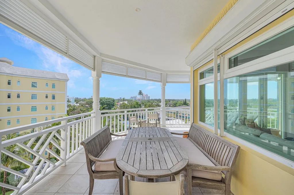 Bay Tower, Bayroc New Providence Paradise Island BS