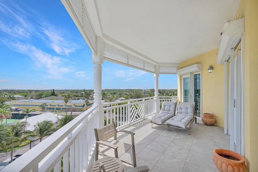 Bay Tower, Bayroc New Providence Paradise Island BS