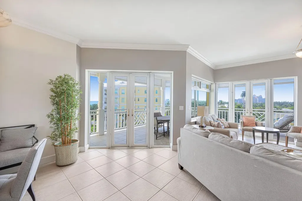 Bay Tower, Bayroc New Providence Paradise Island BS