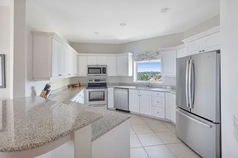 Bay Tower, Bayroc New Providence Paradise Island BS