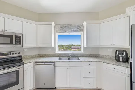 Bay Tower, Bayroc New Providence Paradise Island BS