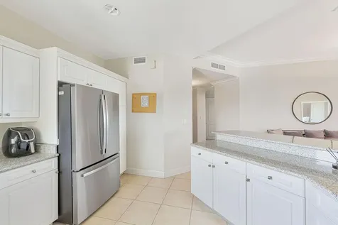 Bay Tower, Bayroc New Providence Paradise Island BS