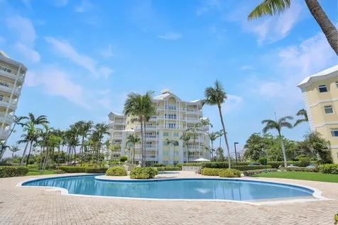 Bay Tower, Bayroc New Providence Paradise Island BS