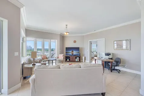 Bay Tower, Bayroc New Providence Paradise Island BS