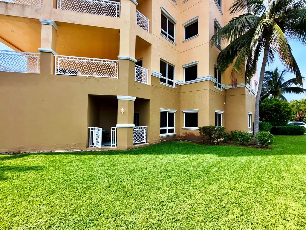 Suffolk Court Grand Bahama Freeport BS