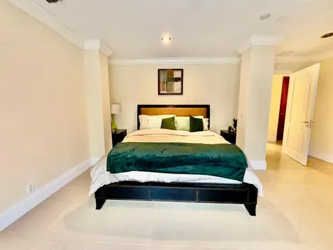 Suffolk Court Grand Bahama Freeport BS