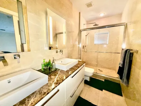 Suffolk Court Grand Bahama Freeport BS