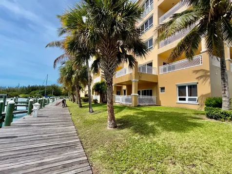 Suffolk Court Grand Bahama Freeport BS