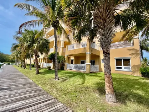 Suffolk Court Grand Bahama Freeport BS