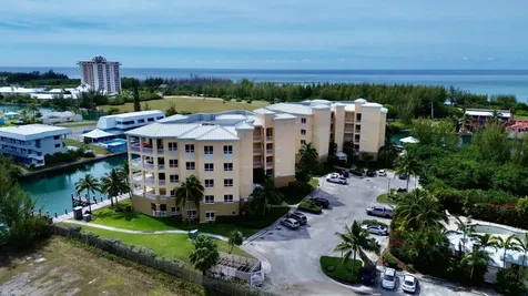 Suffolk Court Grand Bahama Freeport BS