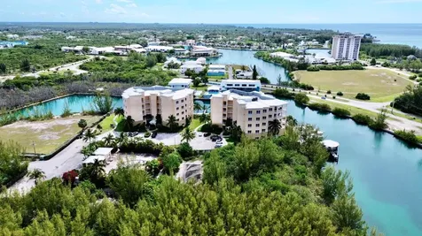 Suffolk Court Grand Bahama Freeport BS