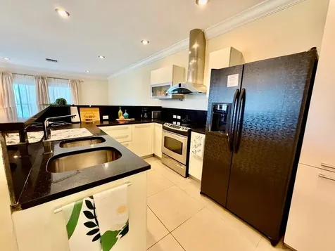 Suffolk Court Grand Bahama Freeport BS