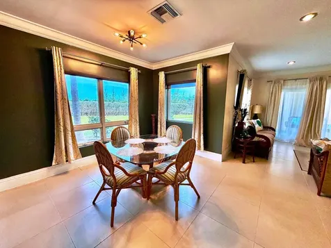 Suffolk Court Grand Bahama Freeport BS