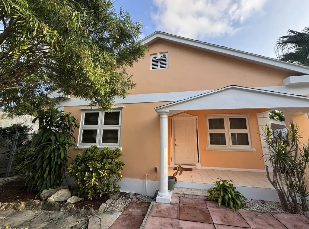 Lofty Twig New Providence Paradise Island BS