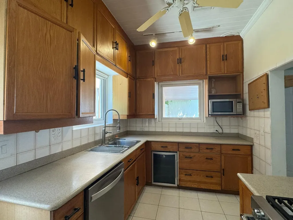 Lofty Twig New Providence Paradise Island BS