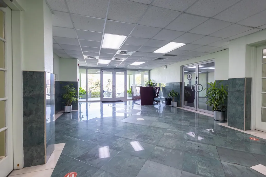 Centreville House, Suite 1b New Providence Paradise Island BS