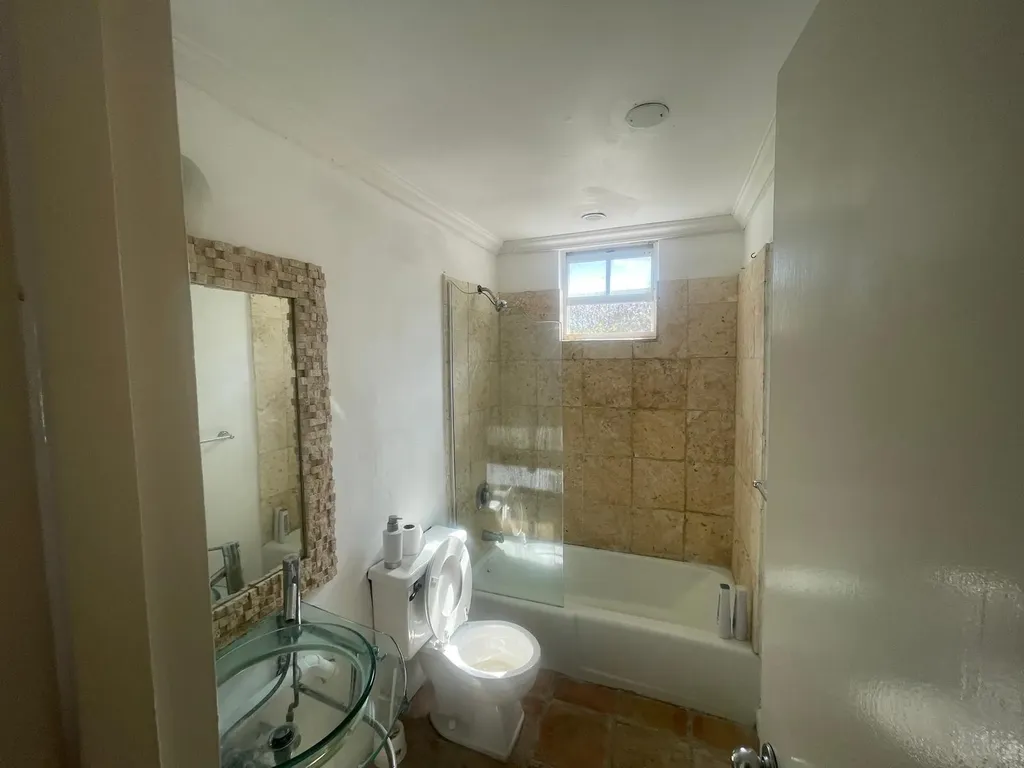 West Bay Street Unit 8 New Providence Paradise Island BS