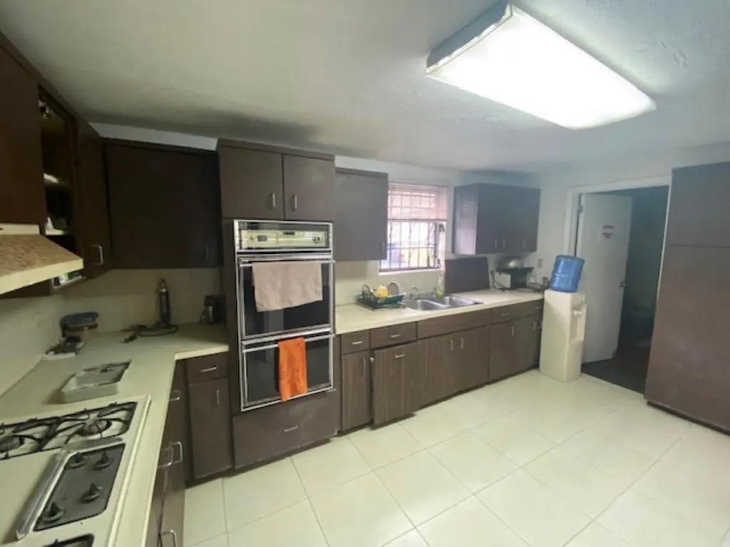 Mosley Lane New Providence Paradise Island BS