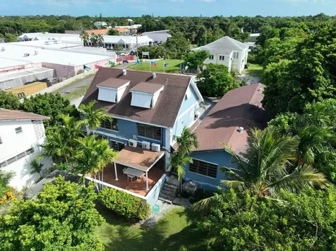 Mosley Lane New Providence Paradise Island BS