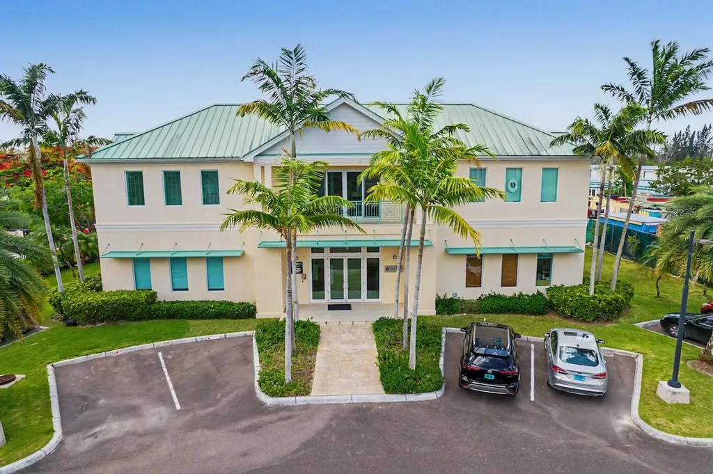 Western Road 4 & 5 New Providence Paradise Island BS