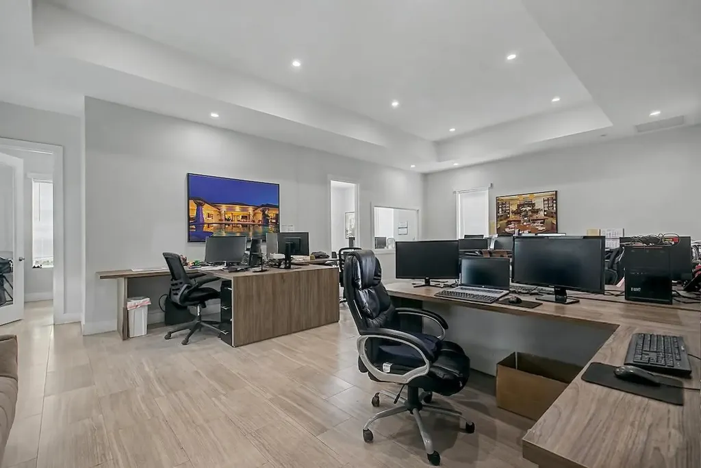 Western Road 4 & 5 New Providence Paradise Island BS